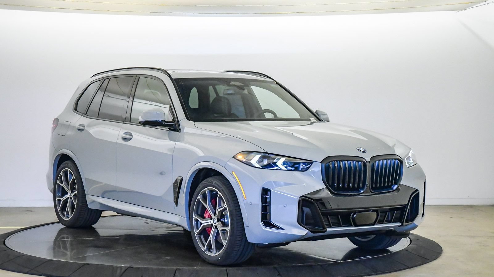 New 2026 BMW X5 xDrive50e w/ M Sport Package AWD/4WD image 6
