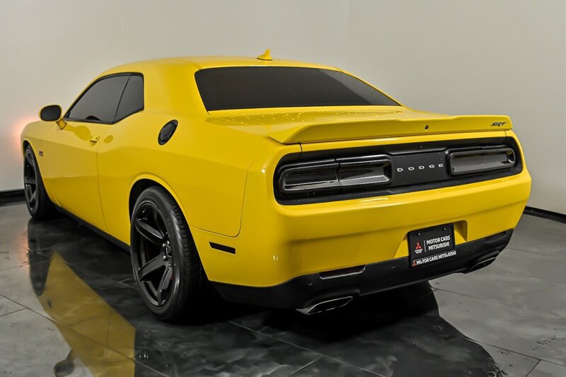 Used 2017 Dodge Challenger SRT RWD image 7