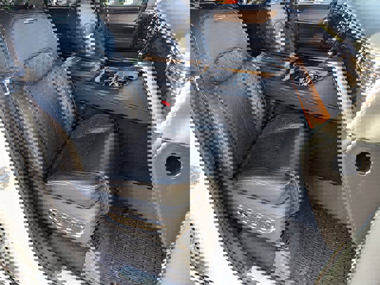 Used 2024 Jeep Grand Wagoneer L Series III image 13