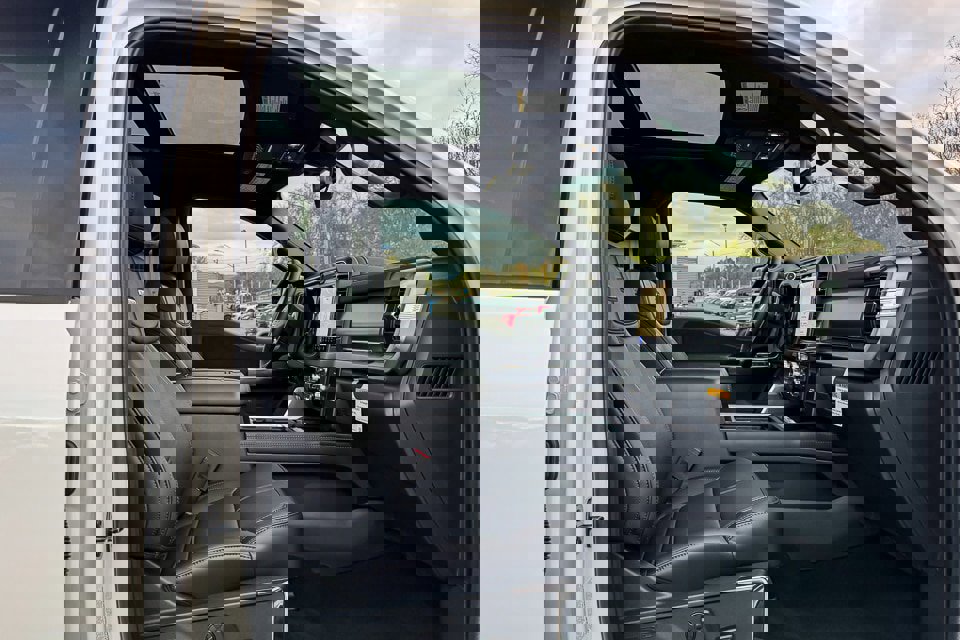 New 2026 Ford F450 Platinum w/ FX4 Off-Road Package image 16