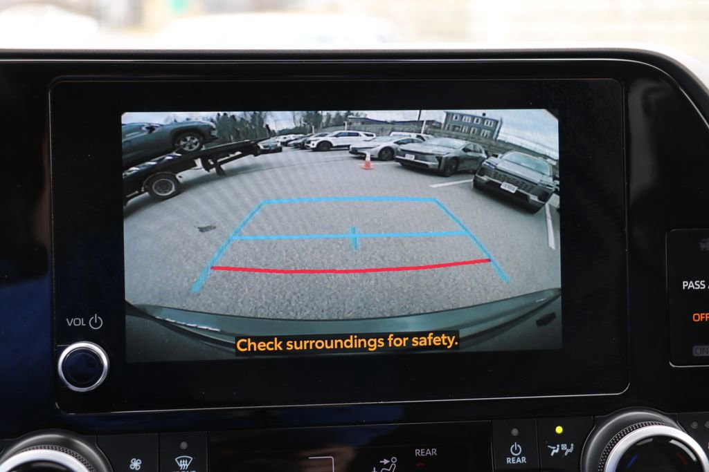 Used 2025 Toyota Highlander XLE AWD/4WD image 16