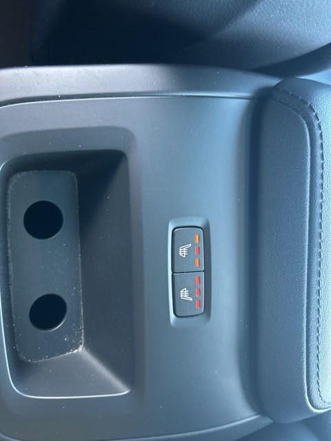 Used 2023 Volvo XC60 B5 Plus image 30