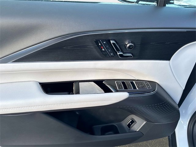 Certified 2026 Cadillac Lyriq Sport image 15