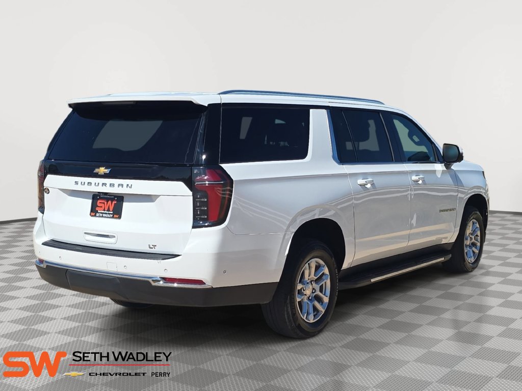 Used 2025 Chevrolet Suburban LT AWD/4WD image 7