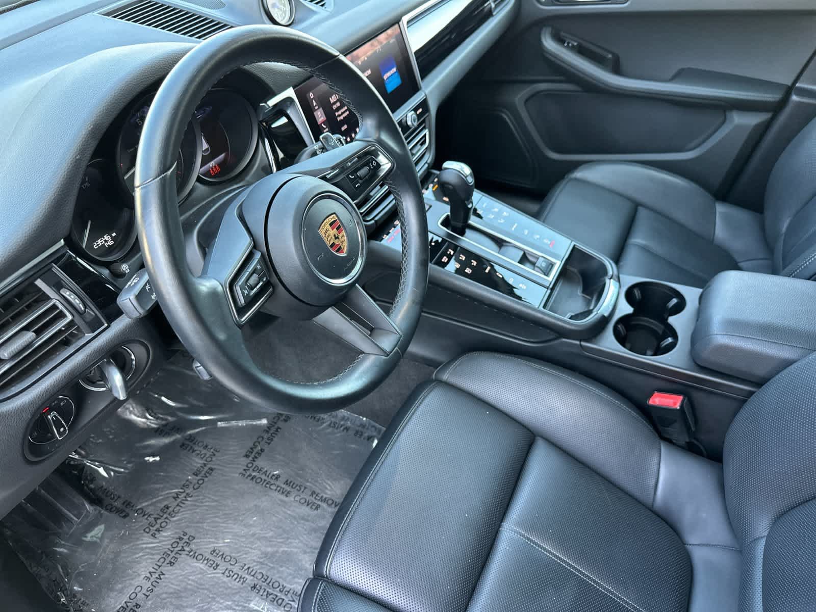 Certified 2023 Porsche Macan Turbo AWD/4WD image 4