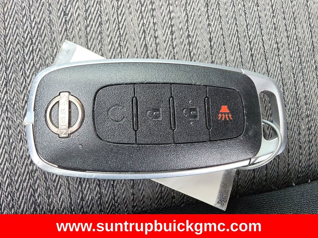 Used 2023 Nissan Rogue SV image 30