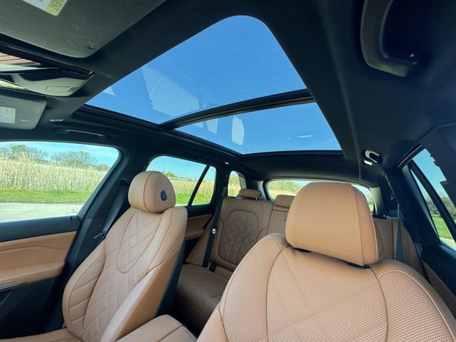 Used 2024 BMW X5 sDrive40i w/ Parking Assistance Package image 27