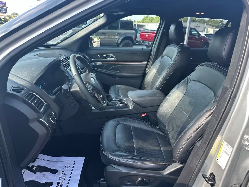 Used 2019 Ford Explorer Limited w/ Class III Trailer Tow Package FWD image 19