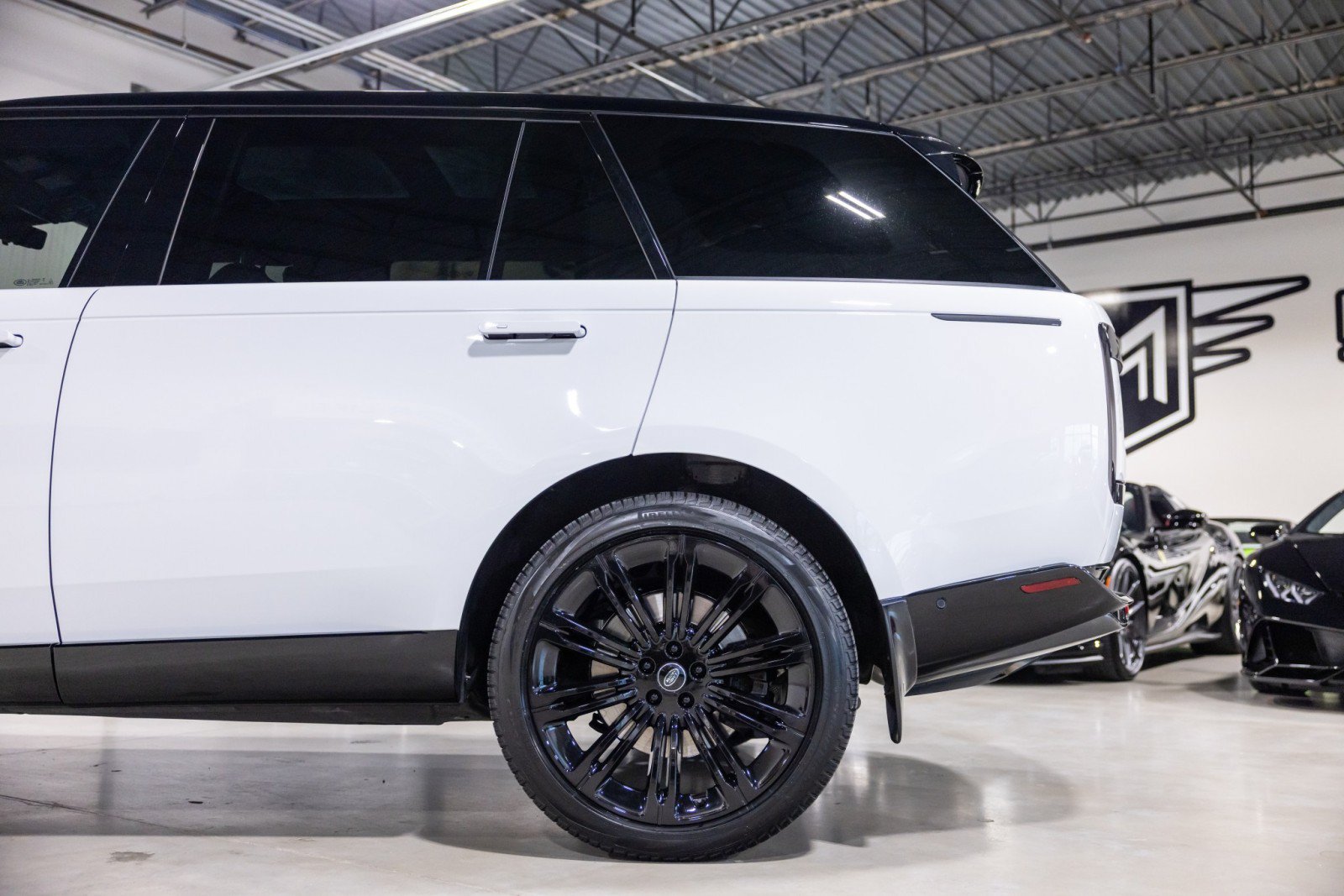 Used 2024 Land Rover Range Rover Long Wheelbase Autobiography AWD/4WD image 15