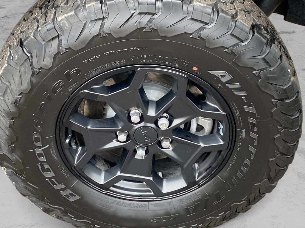 Certified 2023 Jeep Wrangler Unlimited Rubicon 4xe image 36