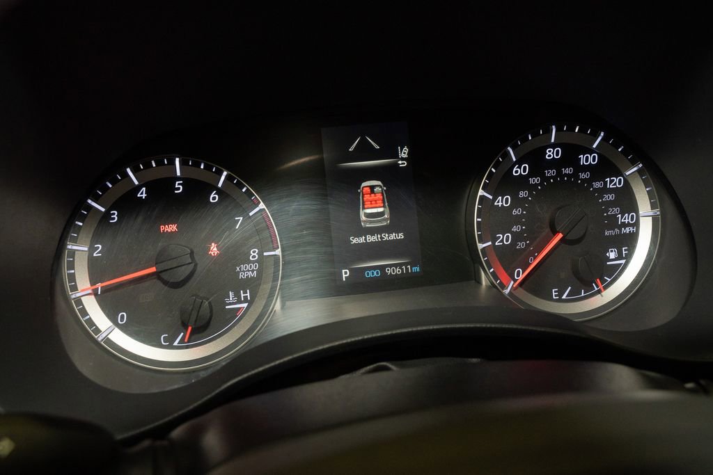 Used 2021 Toyota Highlander LE image 17