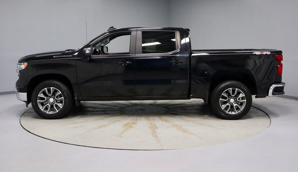 Used 2023 Chevrolet Silverado 1500 LT AWD/4WD image 10