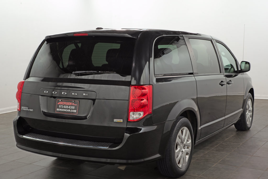 Used 2018 Dodge Grand Caravan SE w/ UConnect Hands-Free Group FWD image 14