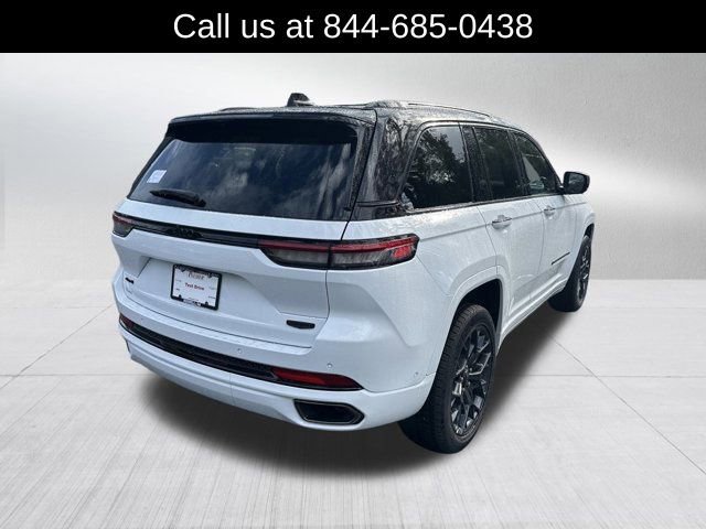 New 2025 Jeep Grand Cherokee Summit image 5