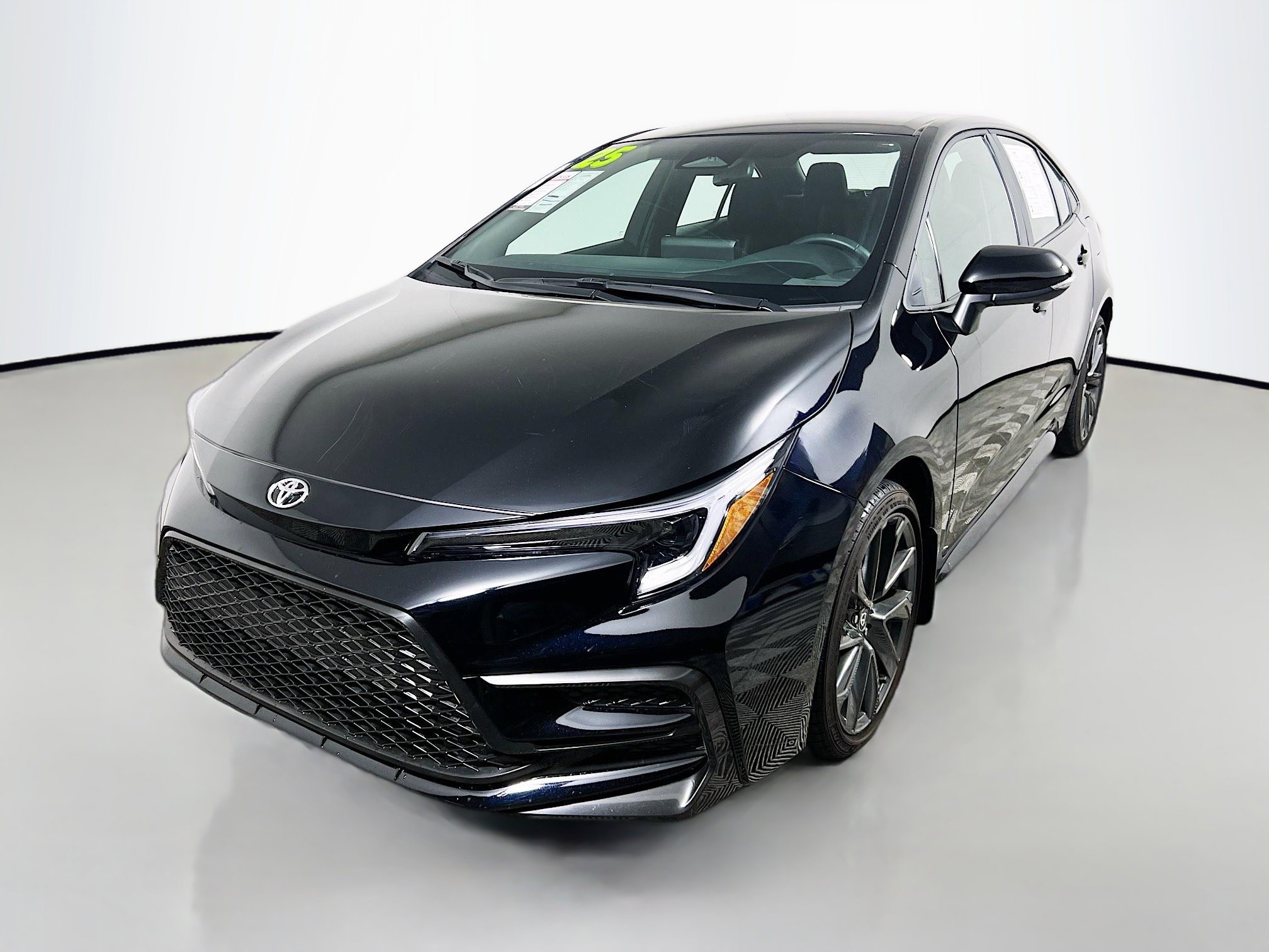 Used 2025 Toyota Corolla SE image 10