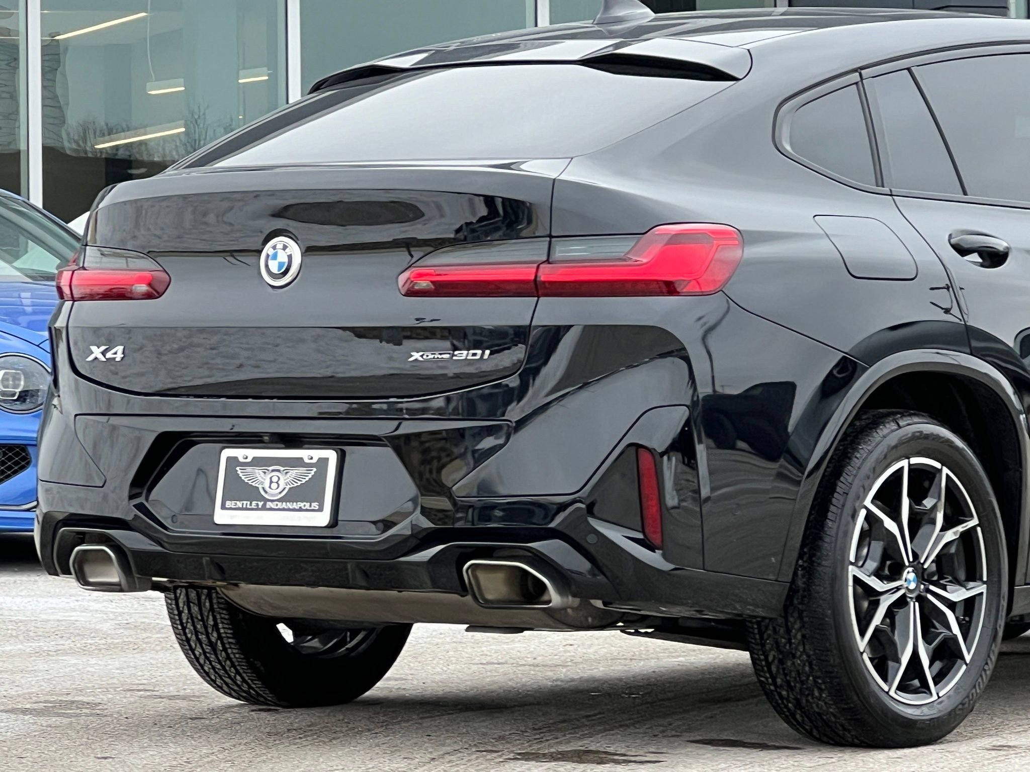 Used 2024 BMW X4 xDrive30i w/ M Sport Package image 8