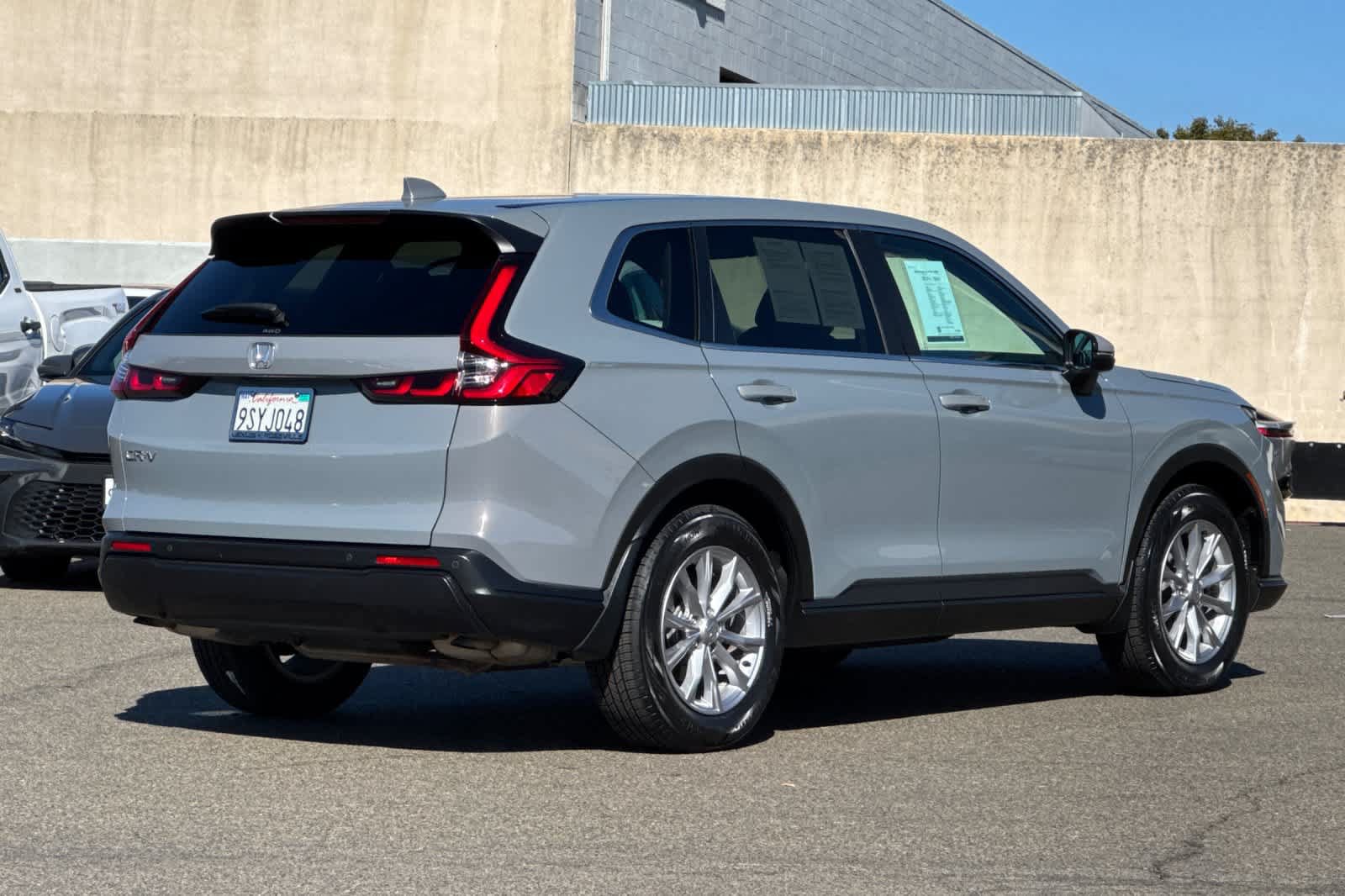 Used 2025 Honda CR-V EX-L image 2