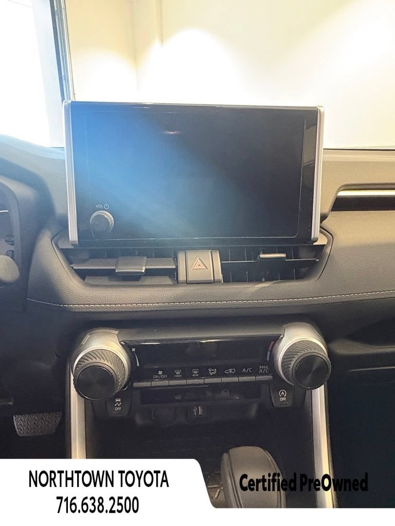 Used 2024 Toyota RAV4 LE AWD/4WD image 22