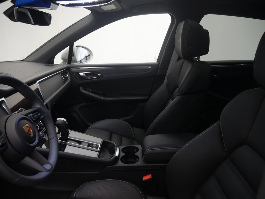 New 2026 Porsche Macan GTS AWD/4WD image 5