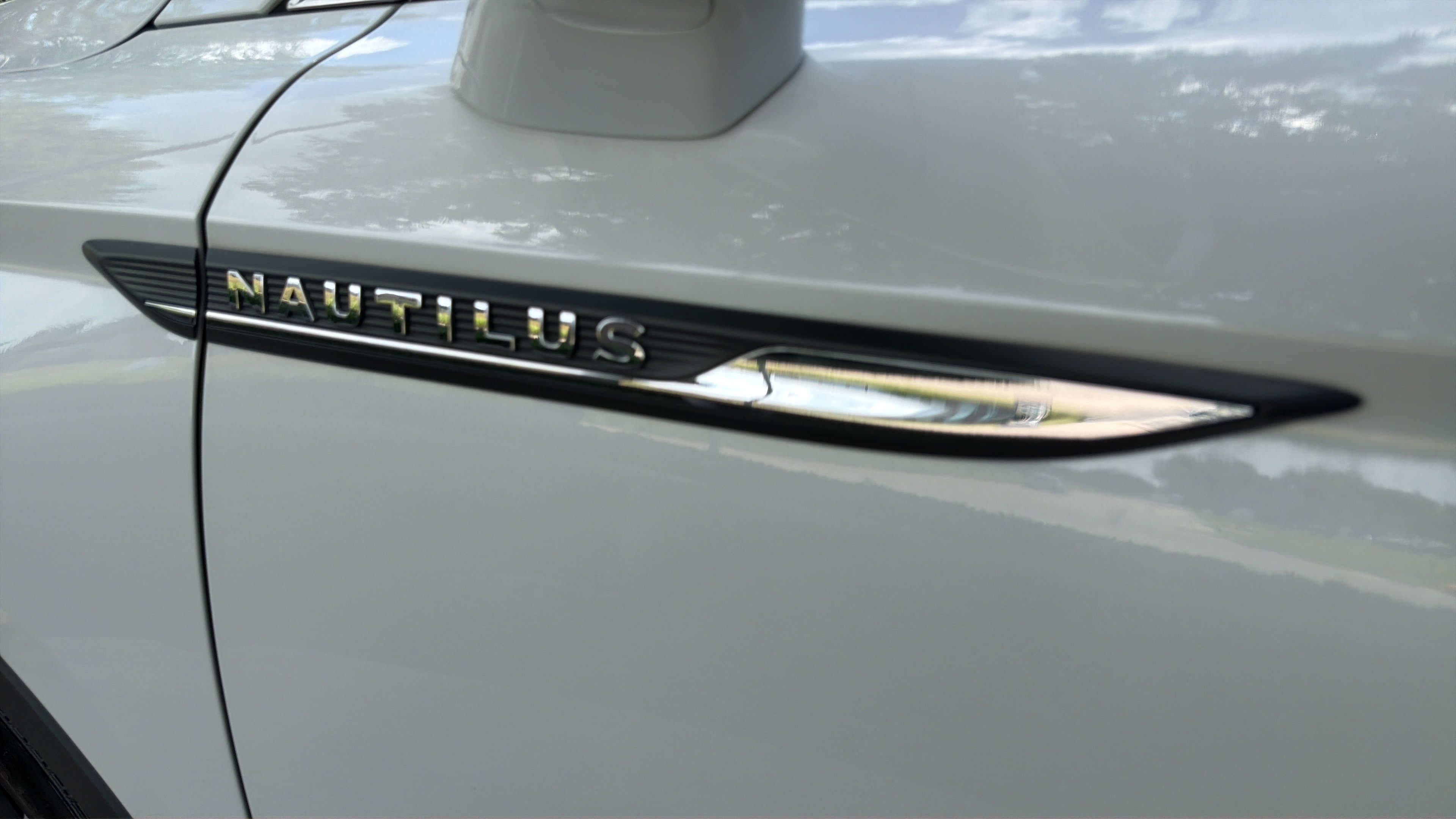 Used 2023 Lincoln Nautilus Reserve AWD/4WD image 31