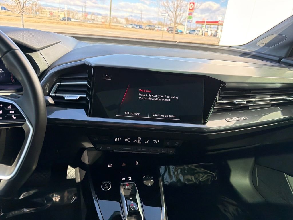 Used 2024 Audi Q4 e-tron Prestige image 18