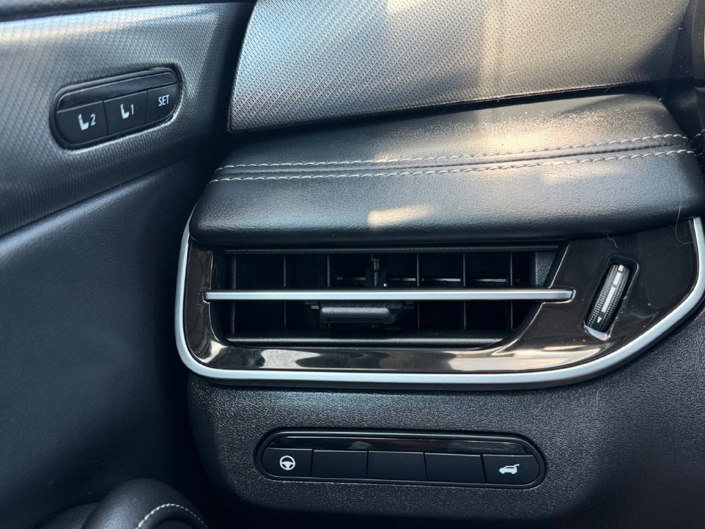 Used 2024 INFINITI QX60 Luxe w/ Cargo Package FWD image 25