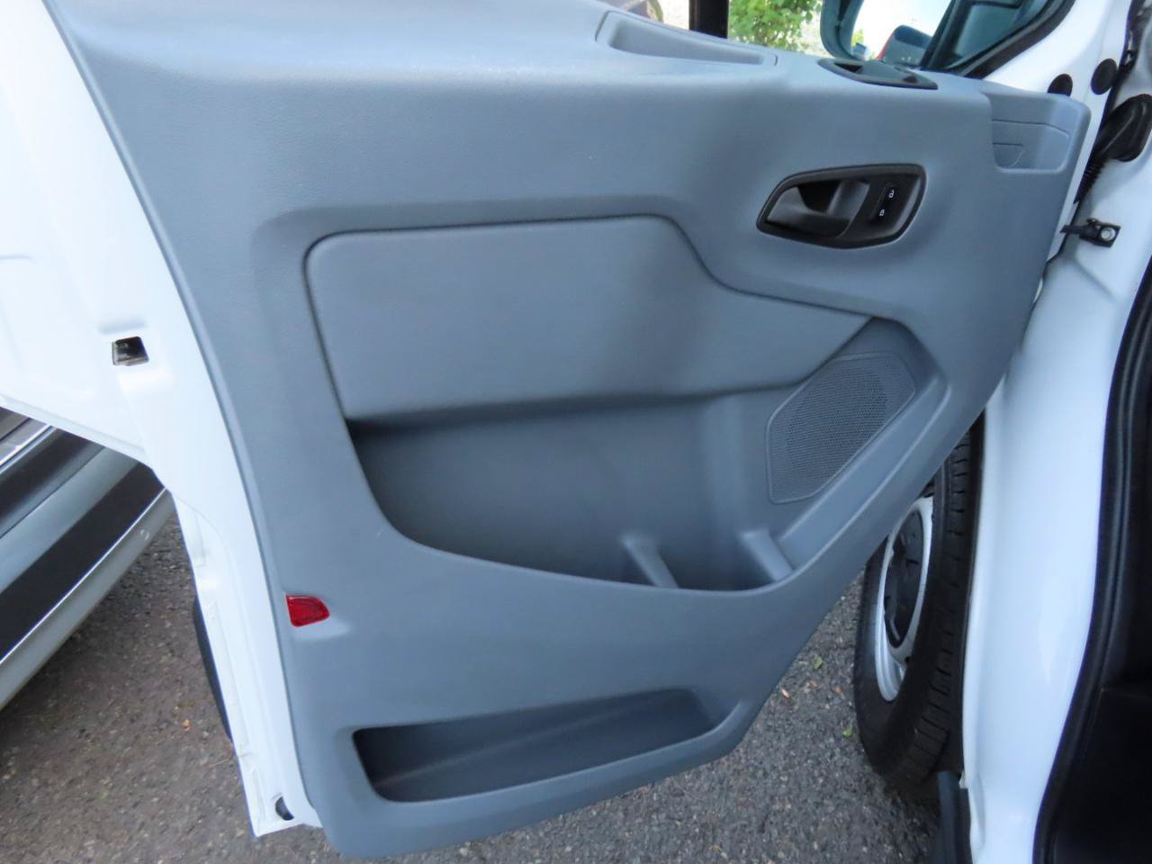Used 2018 Ford Transit 150 148 Low Roof RWD image 9