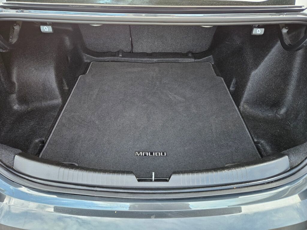 Used 2018 Chevrolet Malibu Premier image 20