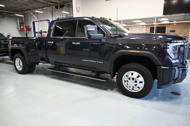 Used 2024 GMC Sierra 3500 Denali Ultimate image 15