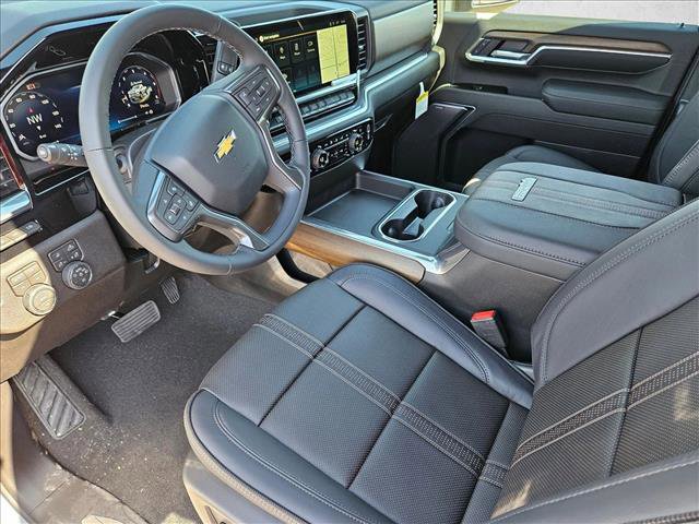 New 2026 Chevrolet Silverado 2500 High Country w/ High Country Premium Package AWD/4WD video 3