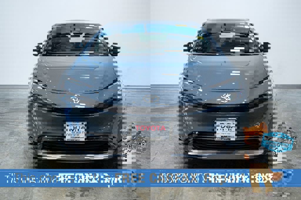 Used 2024 Toyota Prius XLE image 2