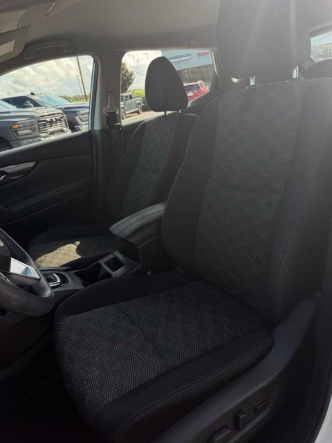 Used 2017 Nissan Rogue Sport SV FWD image 24