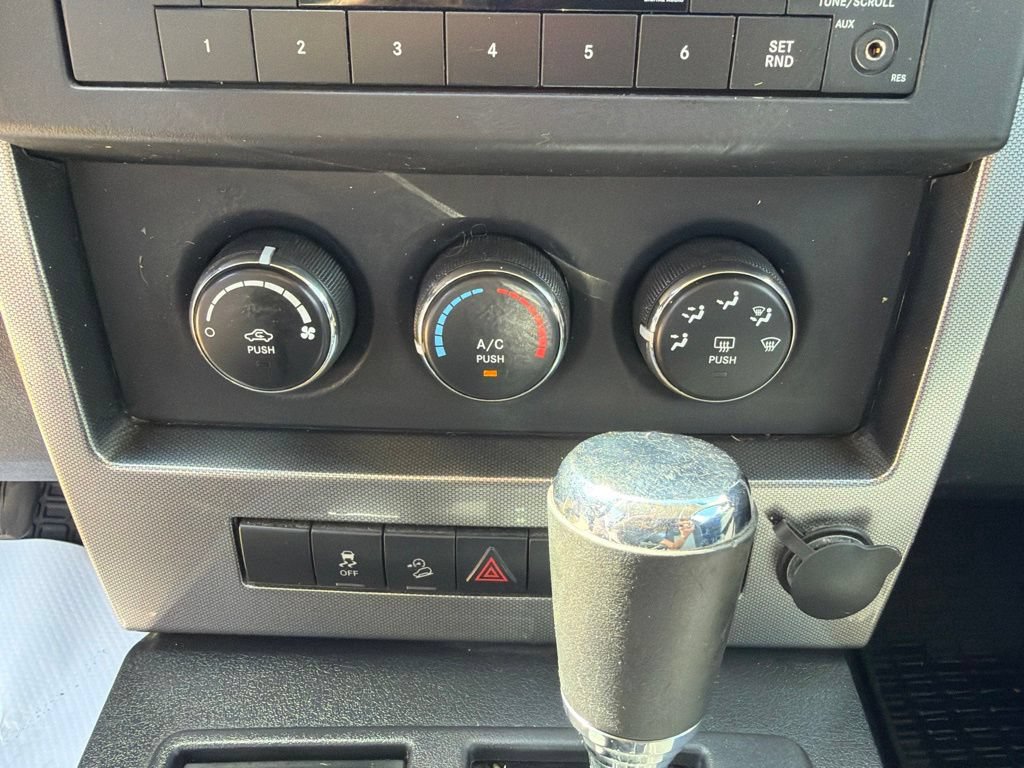 Used 2010 Jeep Liberty Sport w/ Popular Equipment Group AWD/4WD image 16