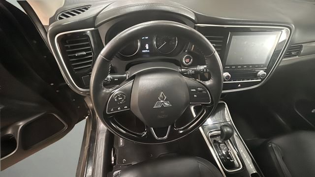 Used 2020 Mitsubishi Outlander SEL AWD/4WD image 12