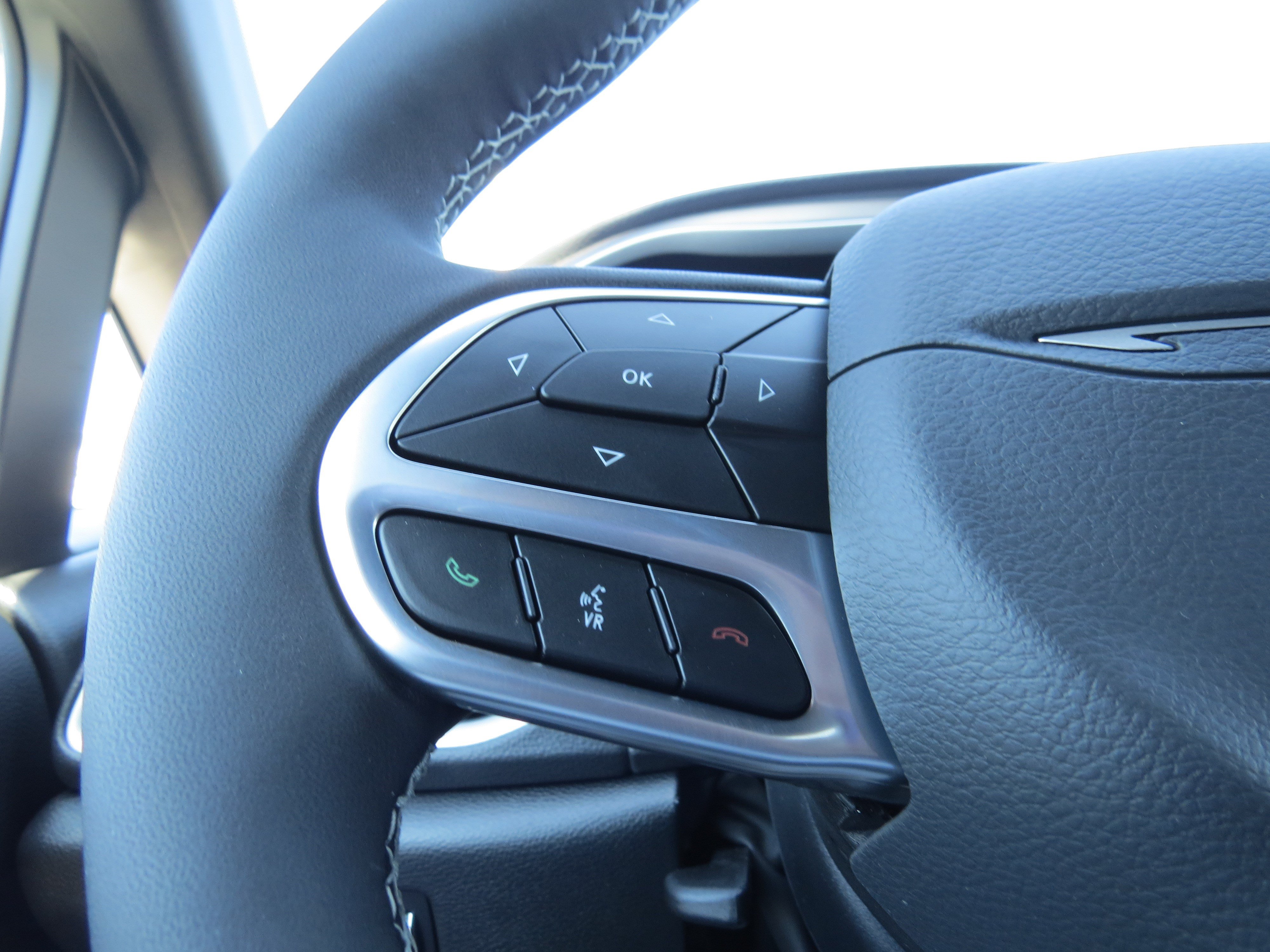 New 2027 Chrysler Pacifica Select FWD image 17