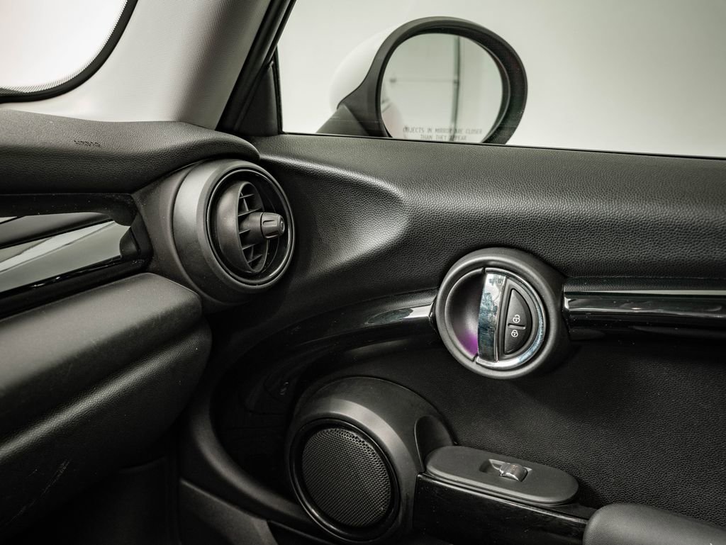 Used 2019 MINI Cooper 2-Door Hardtop FWD image 38