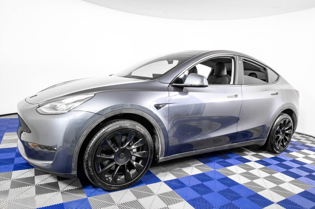 Used 2023 Tesla Model Y Long Range image 1