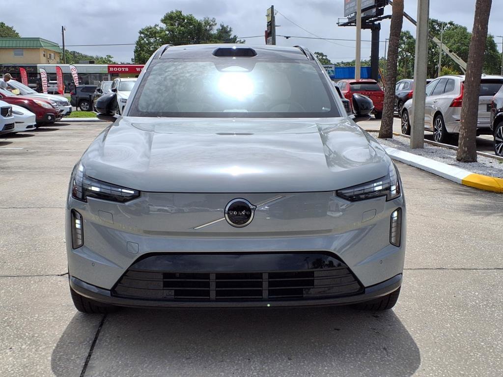 New 2025 Volvo EX90 Ultra image 2