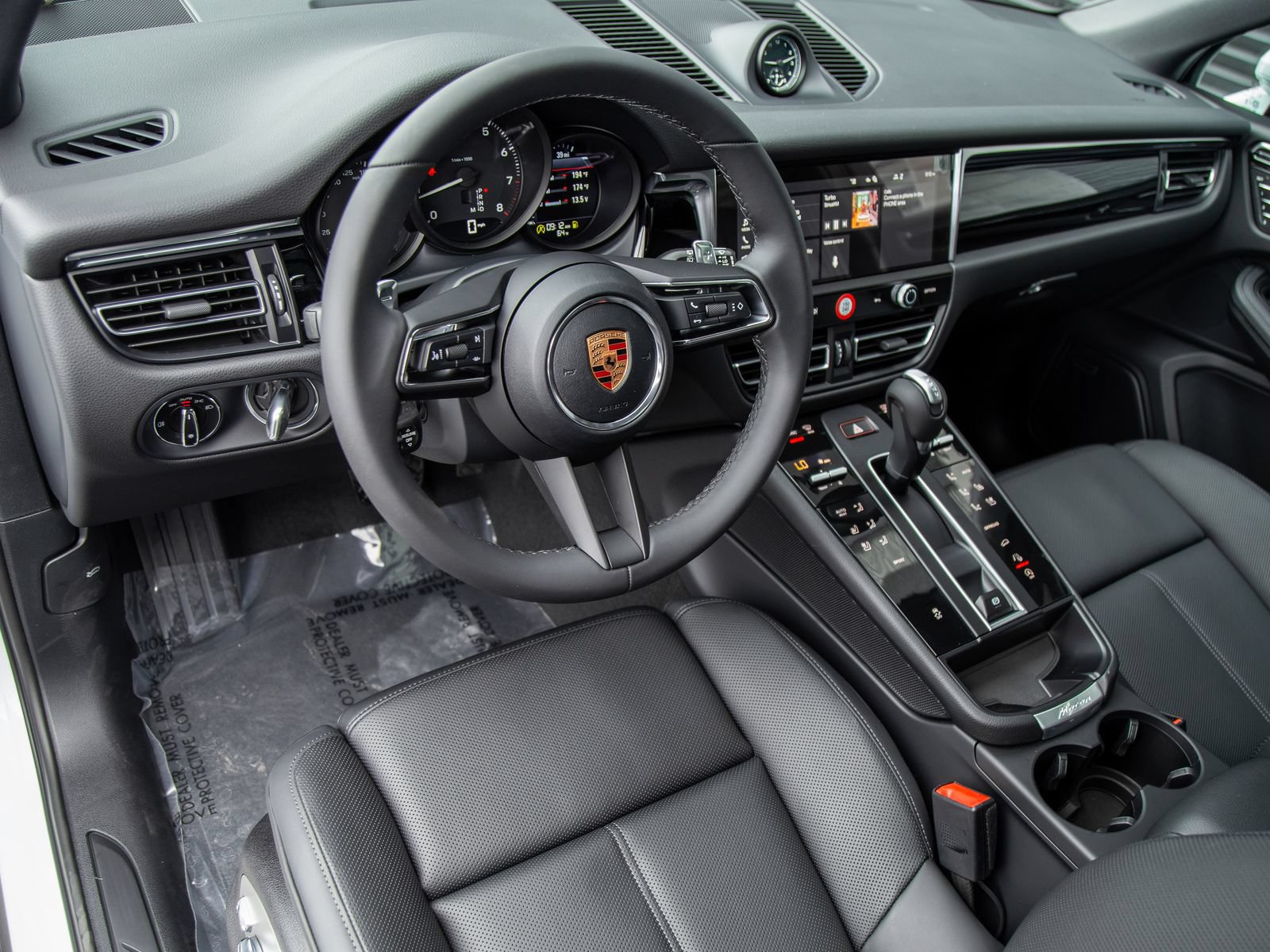 New 2026 Porsche Macan AWD/4WD image 4
