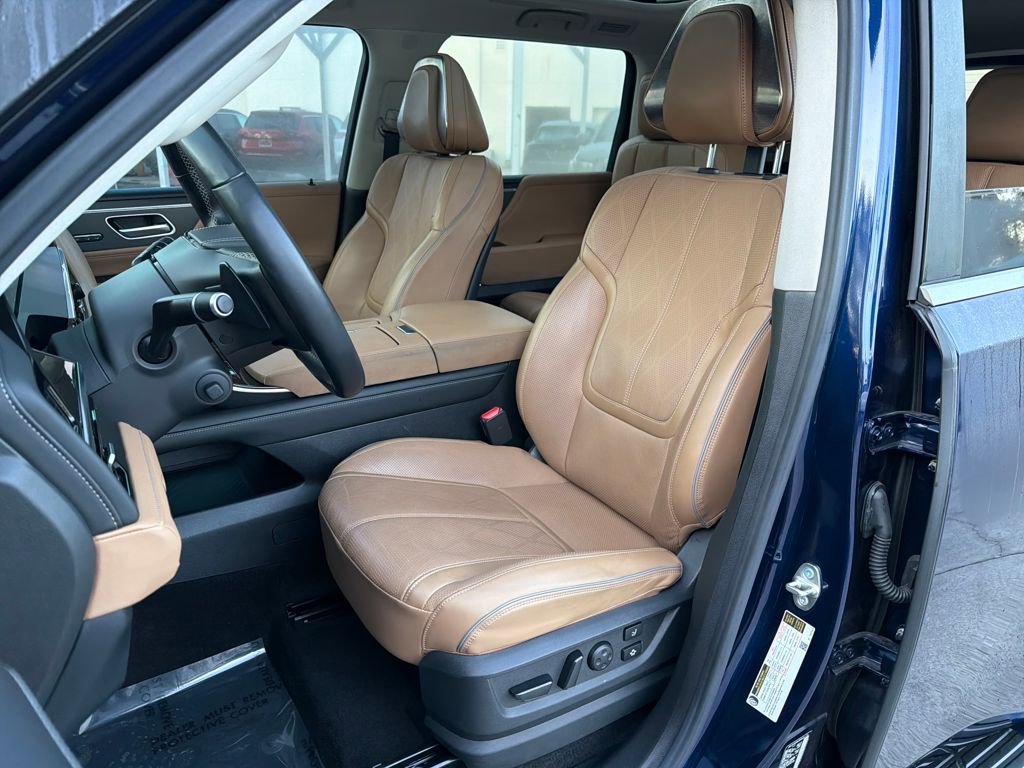 Used 2025 INFINITI QX80 Sensory image 31