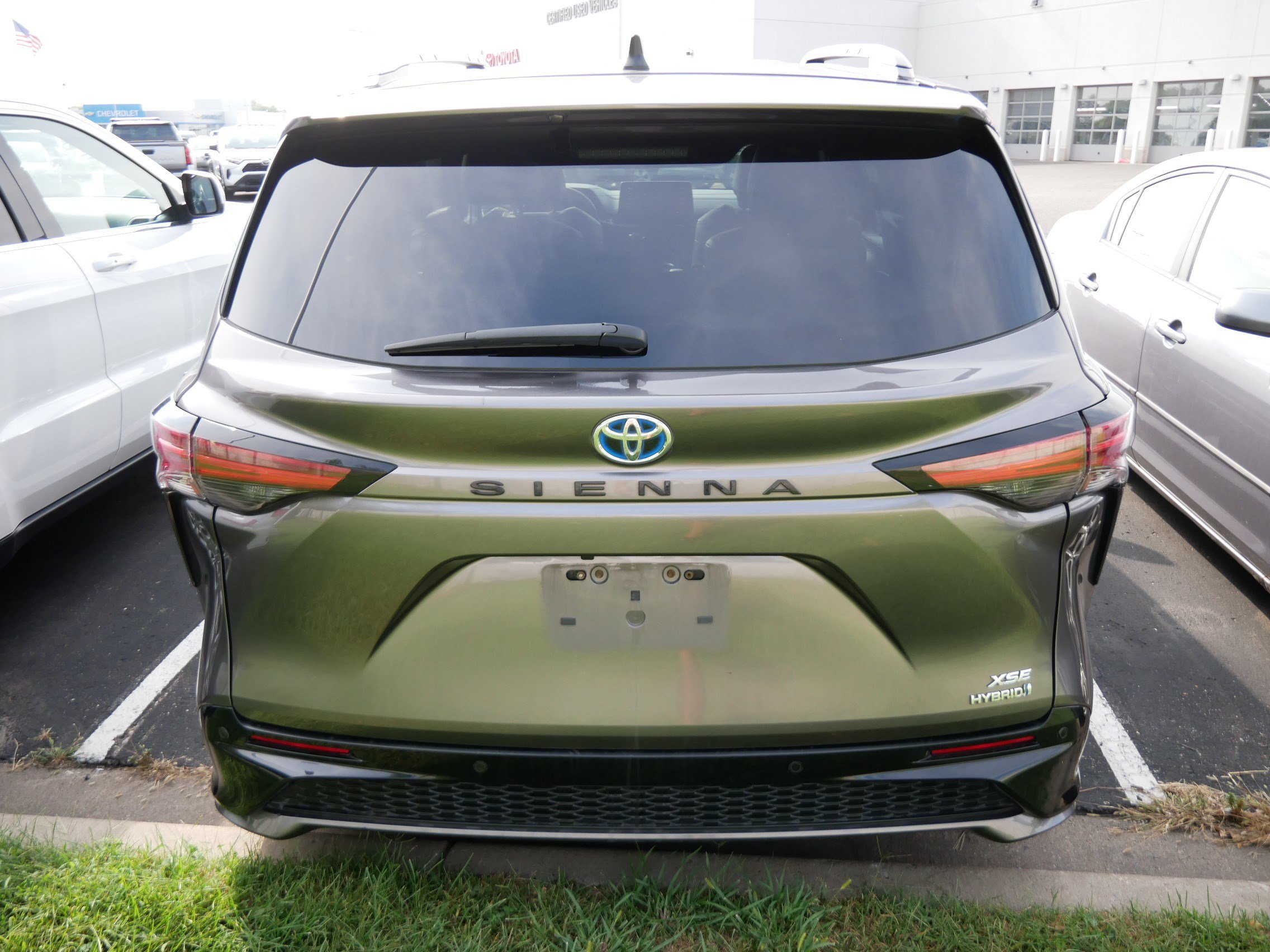 Certified 2022 Toyota Sienna XSE FWD image 6