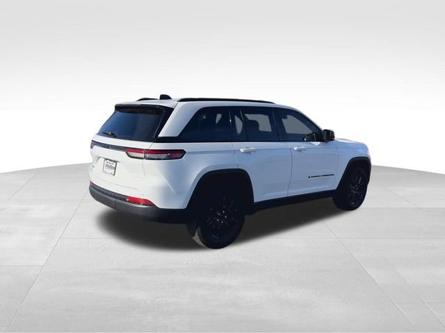 Used 2025 Jeep Grand Cherokee Altitude image 11