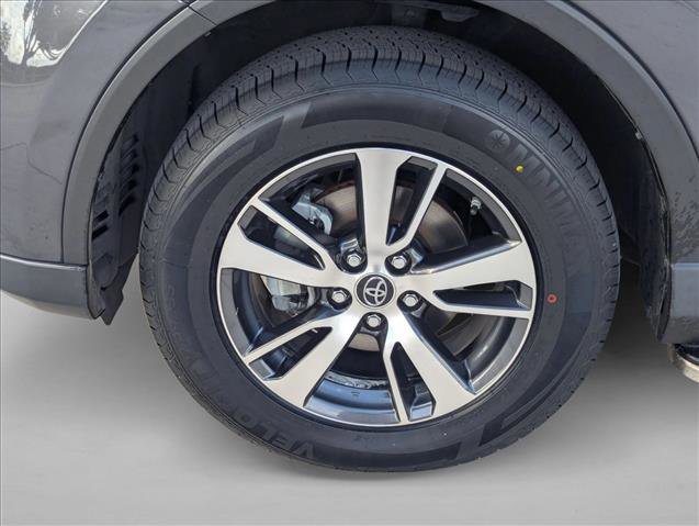 Used 2018 Toyota RAV4 XLE FWD image 23