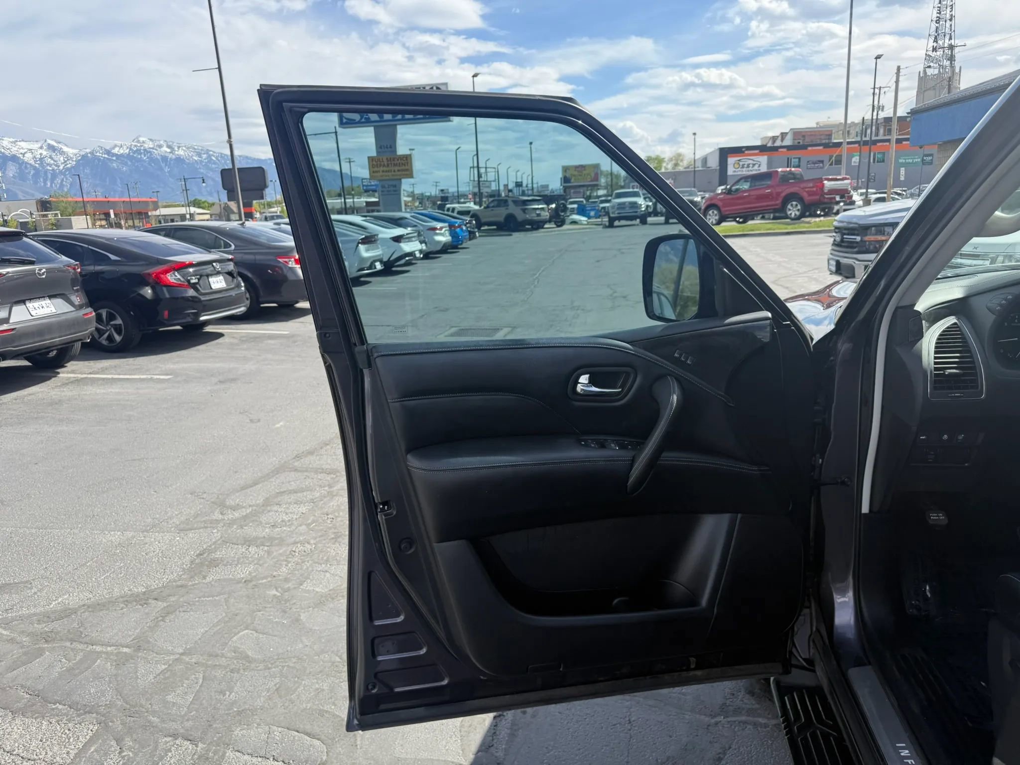 Used 2023 INFINITI QX80 Luxe w/ Cargo Package image 17