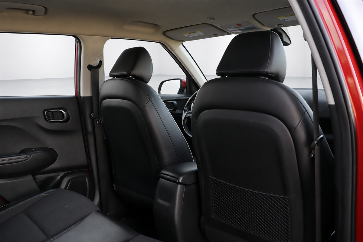 Used 2022 Hyundai Venue Limited FWD image 15