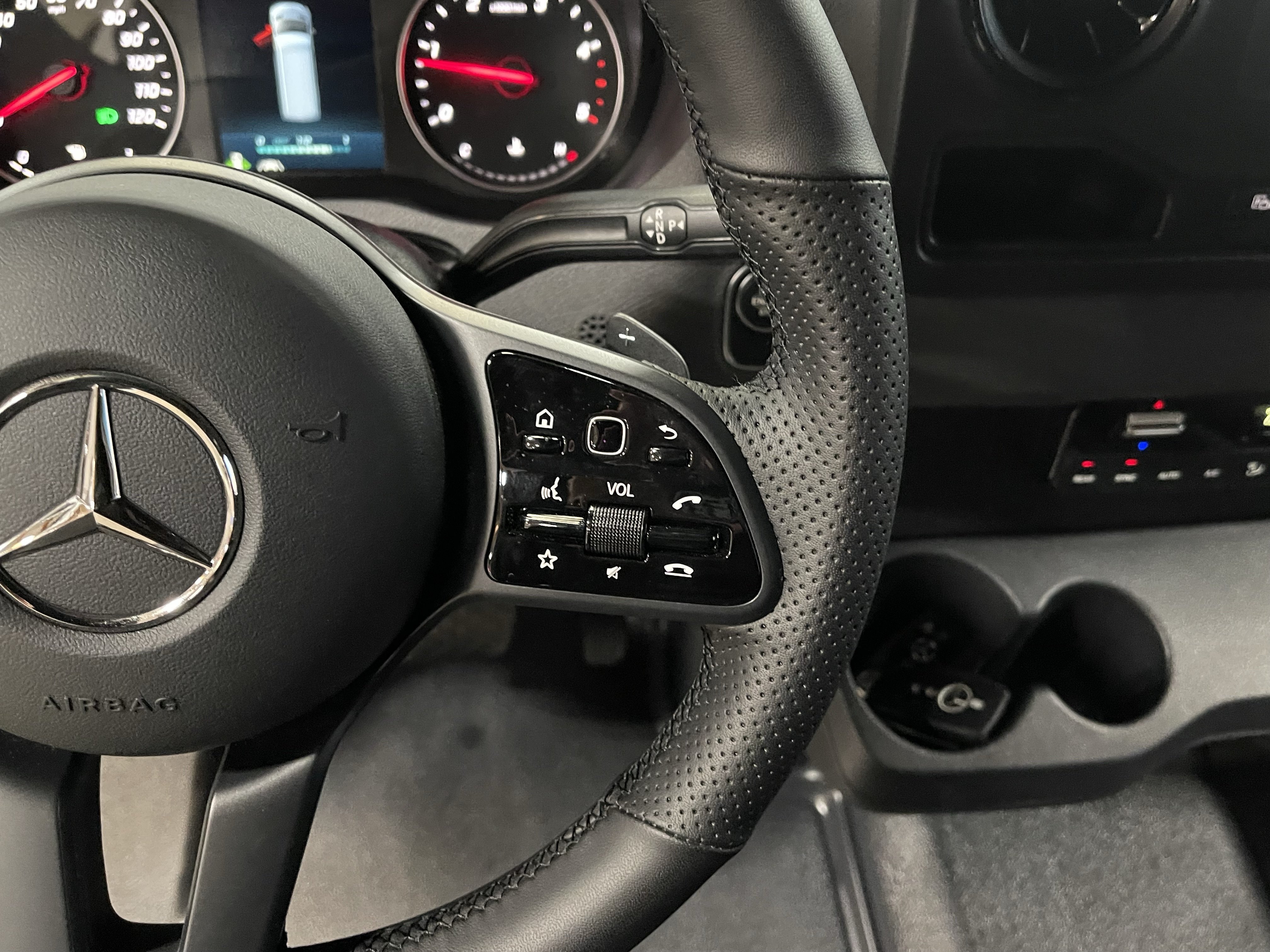 Used 2024 Mercedes-Benz Sprinter 2500 image 19