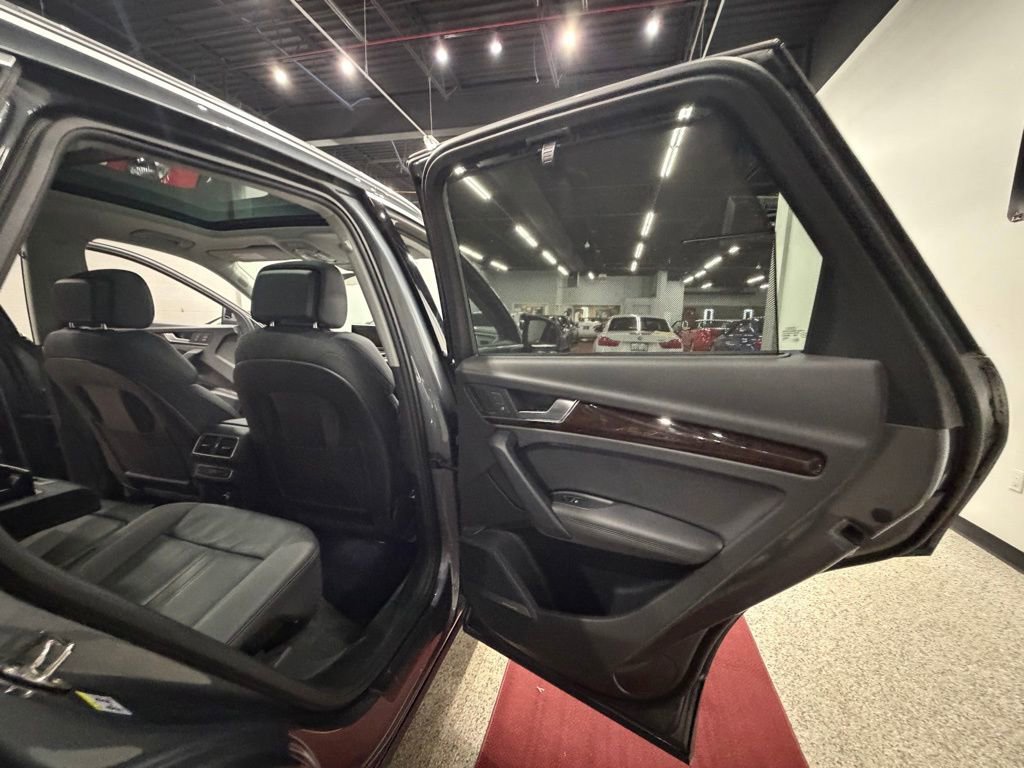 Used 2019 Audi Q5 3.0T Premium Plus w/ Premium Plus Package AWD/4WD image 32