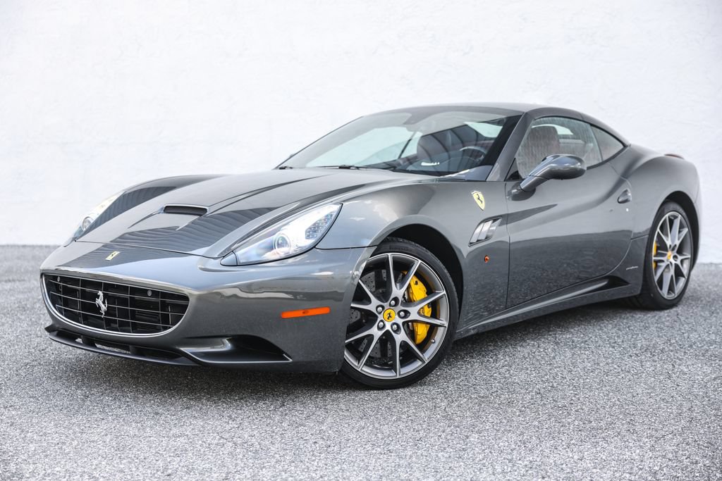 Used 2010 Ferrari California RWD image 11