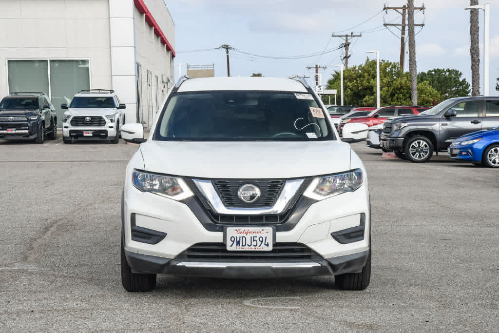Used 2020 Nissan Rogue SV FWD image 2