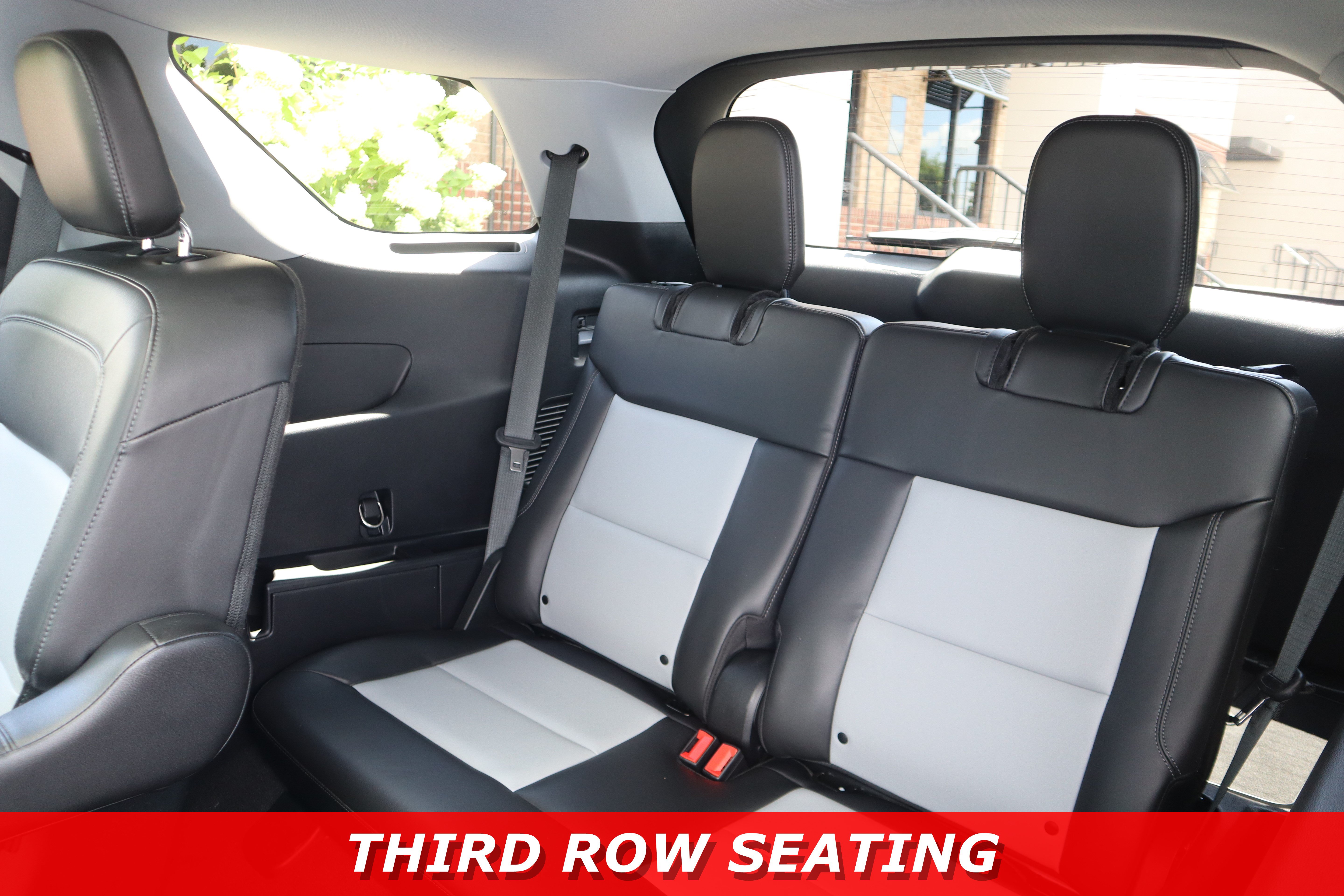 Used 2022 Ford Explorer XLT w/ Equipment Group 202A AWD/4WD image 30